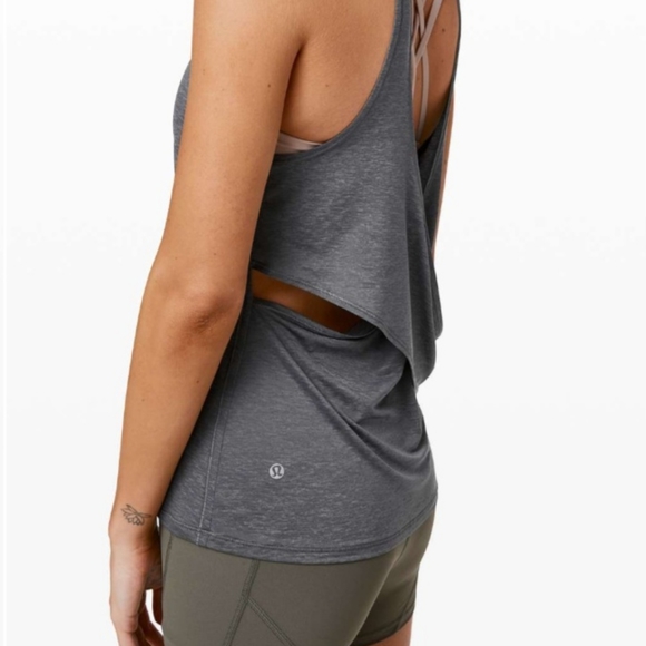 Lululemon reenergized 2 in 1 tank - Picture 5 of 8